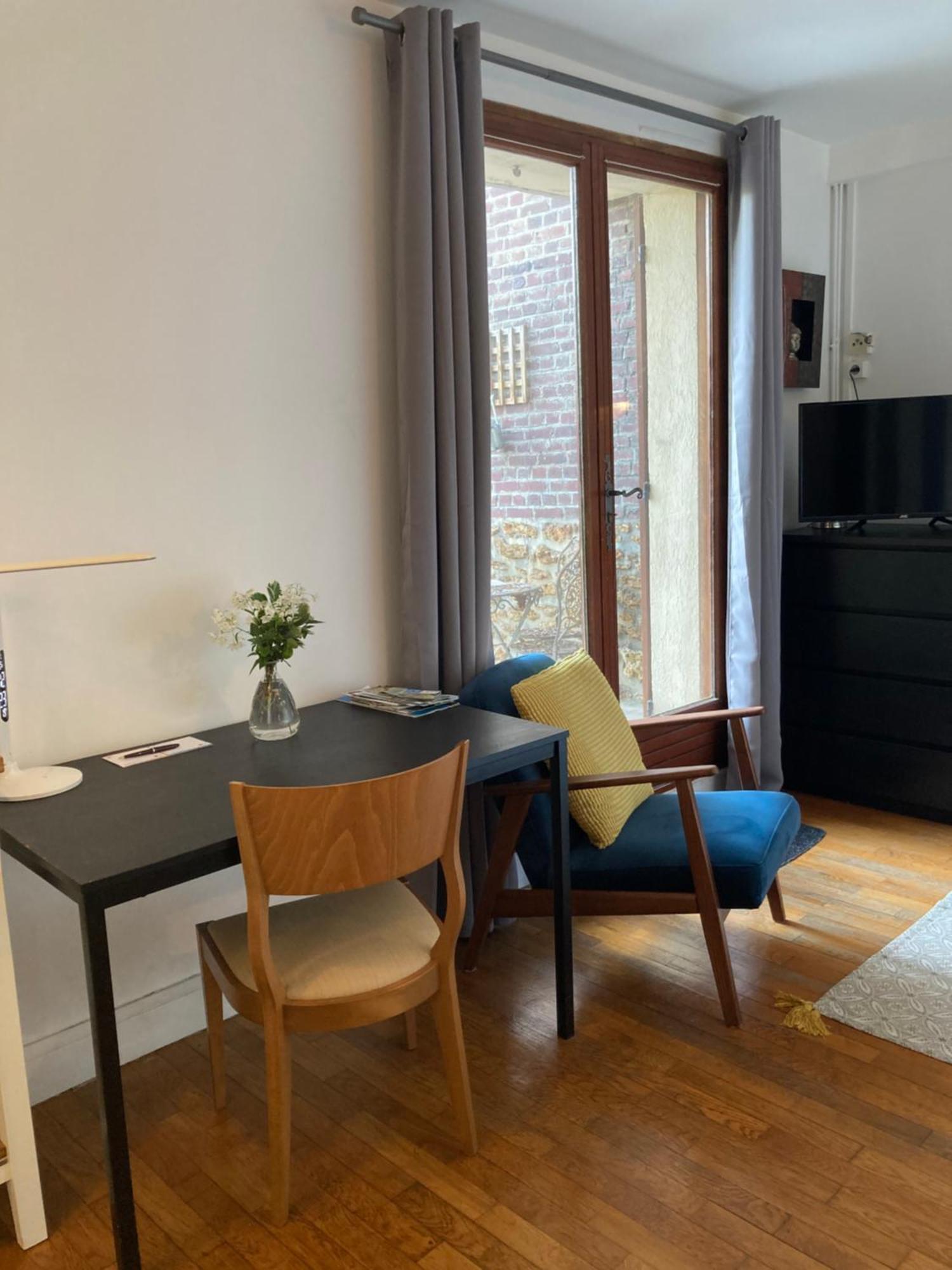 Studio Avec Terrasse Sur Jardin Fontenay-sous-Bois Dış mekan fotoğraf